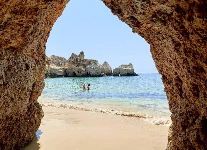 Three Brothers Beach - Praia dos Três Irmãos